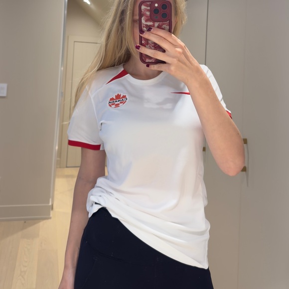 “ New Stylish White Nike Soccer Jersey with Red Design & Canada Logo - stylish - Picture 3 of 6